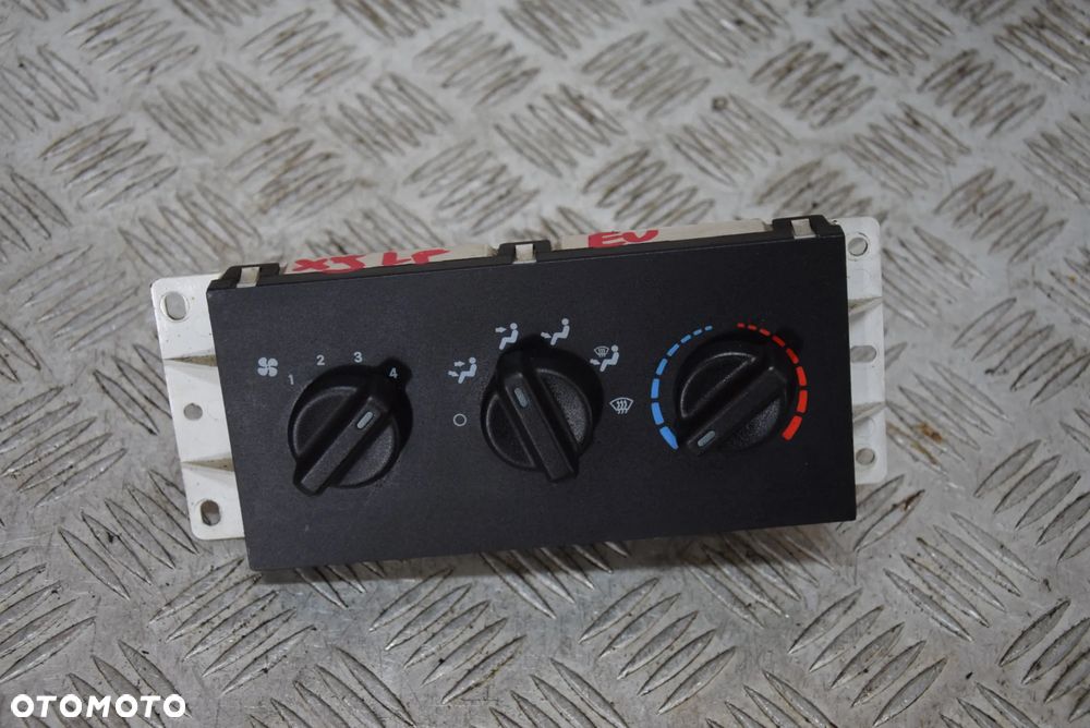 JEEP CHEROKEE XJ LF PANEL NAWIEWU EU - 1