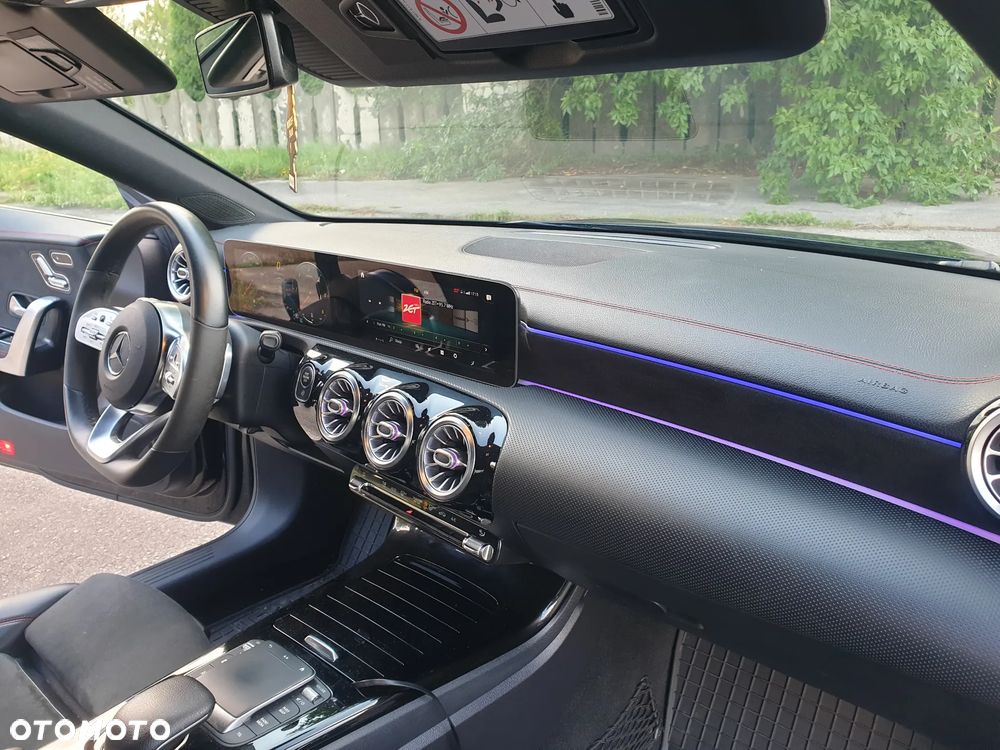 Mercedes-Benz CLA 220 d AMG Line 8G-DCT - 27