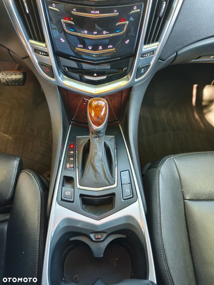 Cadillac SRX - 36