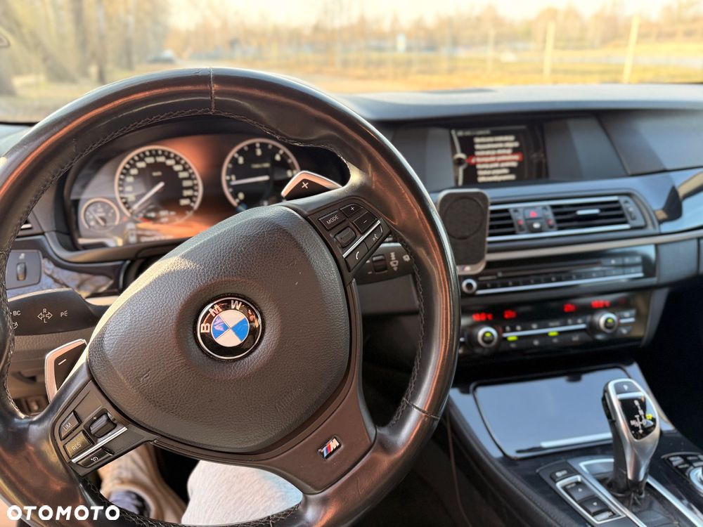 BMW Seria 5 520d xDrive - 22