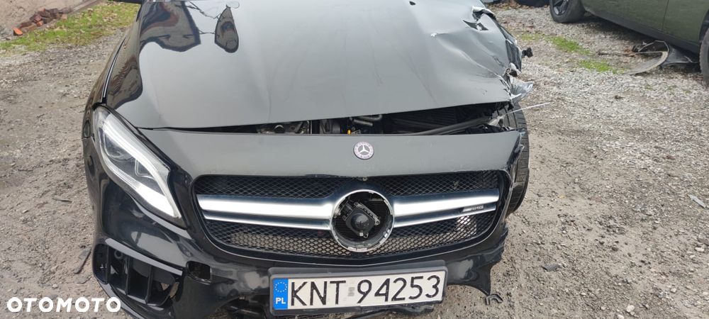 Mercedes-Benz GLA - 10