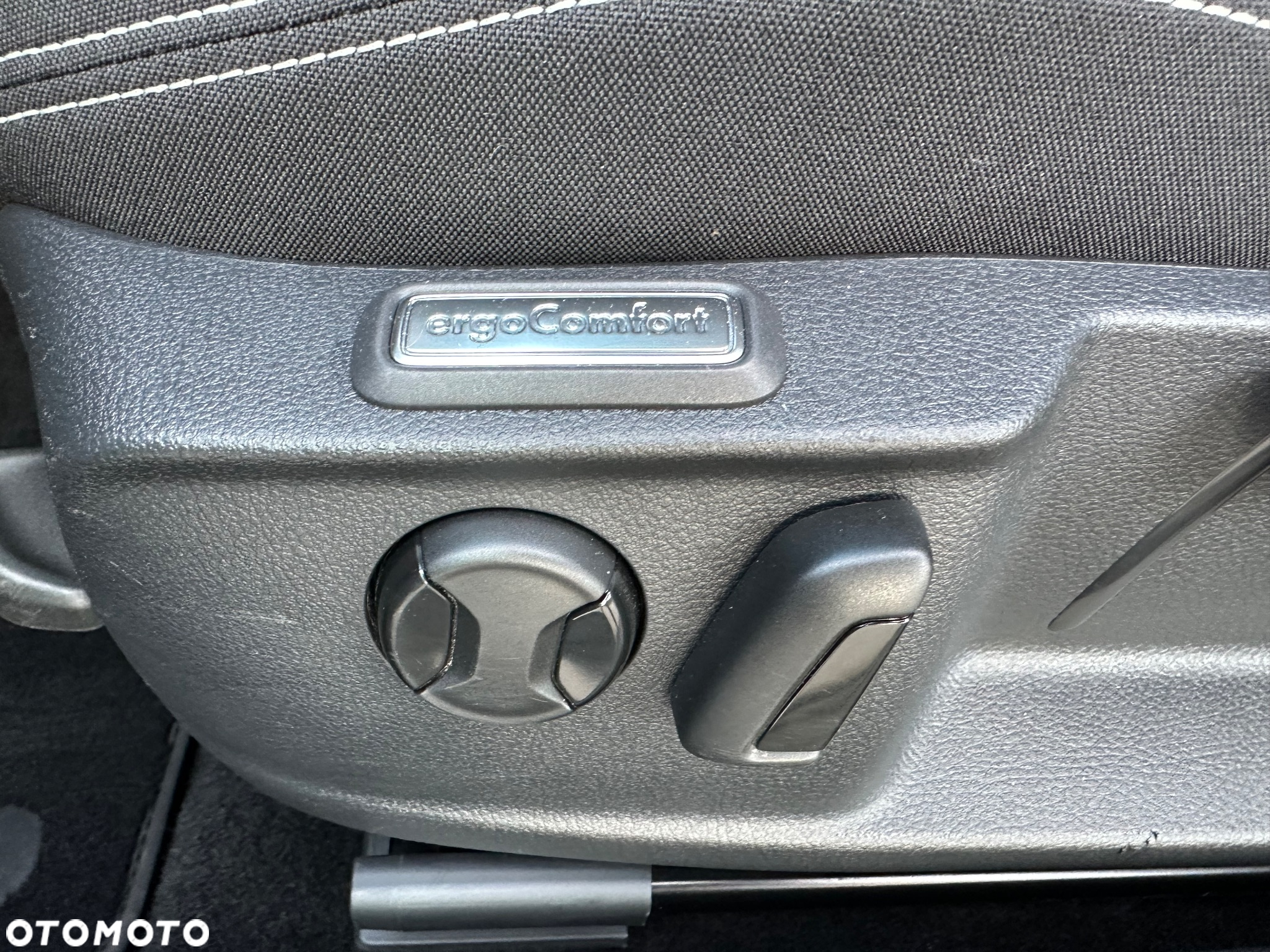 Volkswagen Passat 1.5 TSI EVO Business - 12
