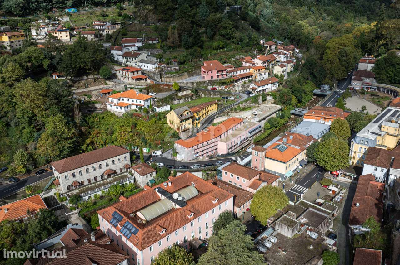 Chalet no Gerês - 15 Quartos com Licença AL - Grande imagem: 2/60