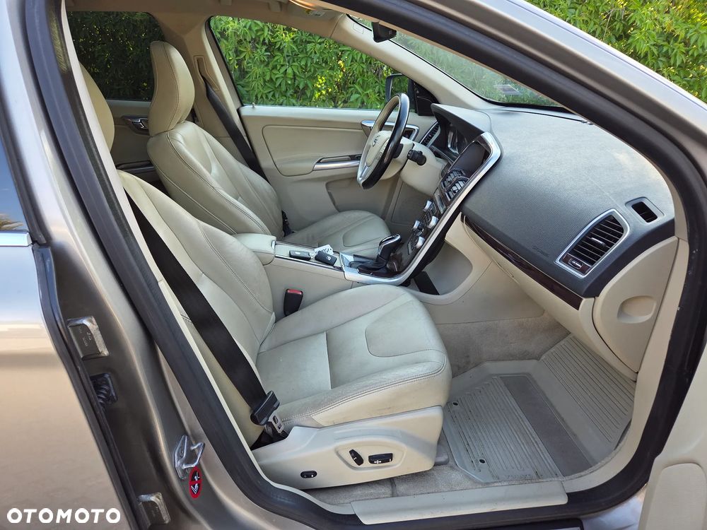 Volvo XC 60 T5 AWD Summum - 12