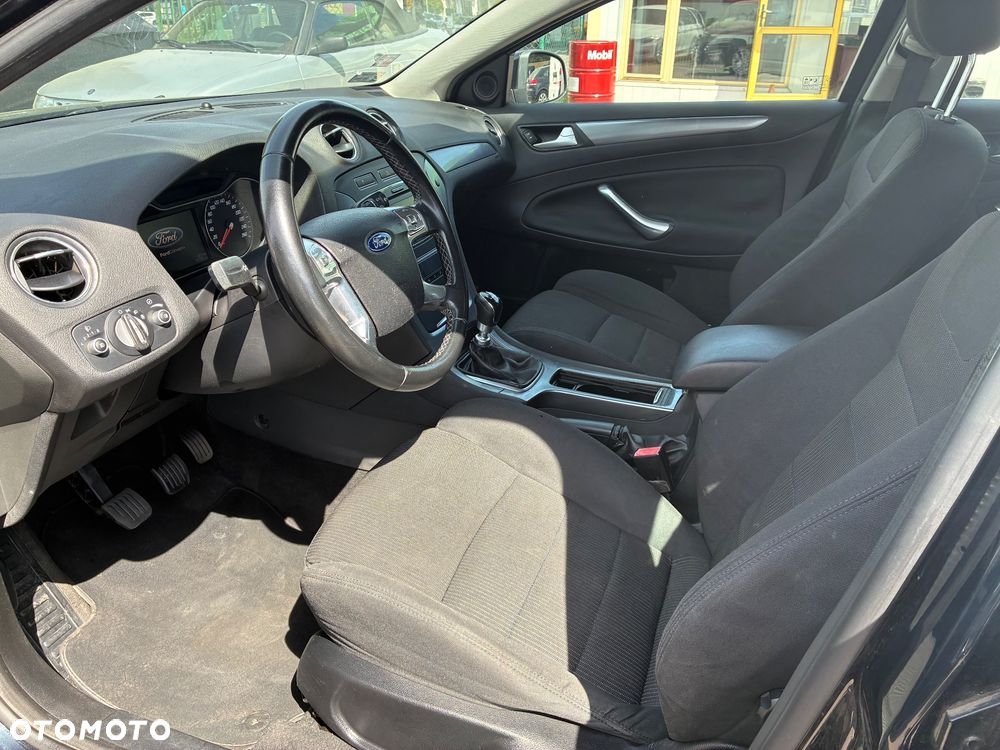 Ford Mondeo - 11