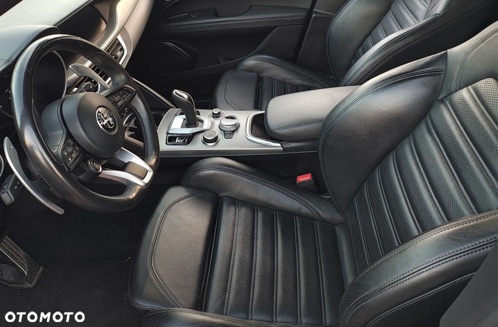 Alfa Romeo Stelvio 2.0 Turbo Veloce Q4 - 22