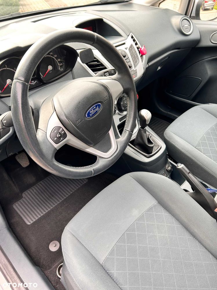 Ford Fiesta - 11