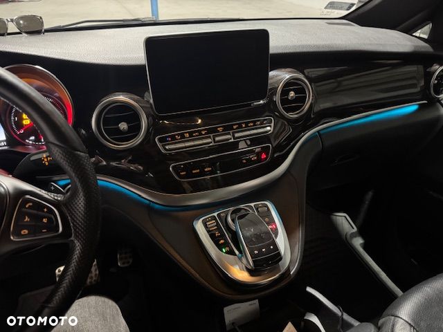 Mercedes-Benz Klasa V - 8