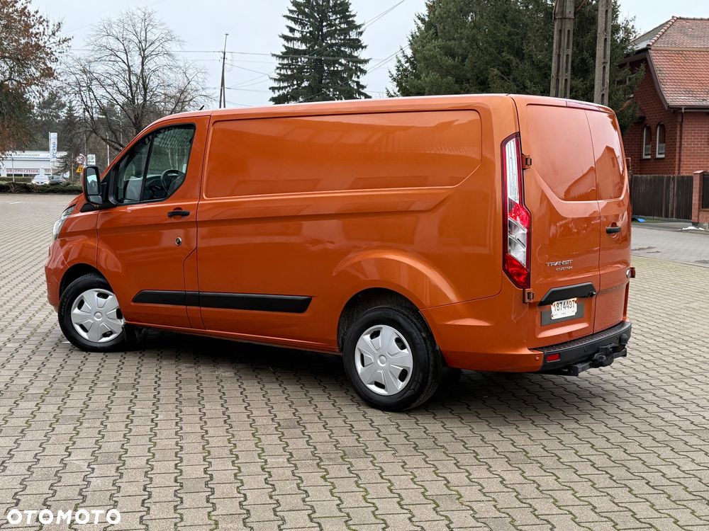 Ford TRANSIT CUSTOM - 13