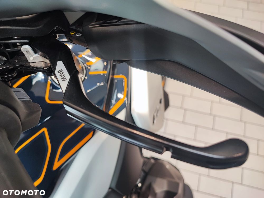 BMW R - 8