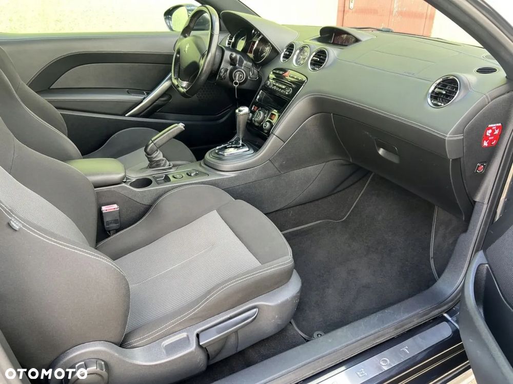 Peugeot RCZ - 8