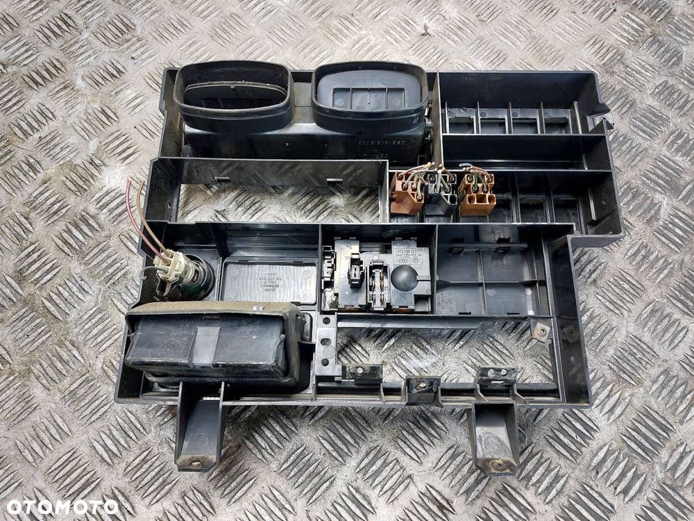 RAMKA KONSOLI ŚRODKOWA  VOLKSWAGEN TRANSPORTER T4 701959531 - 4