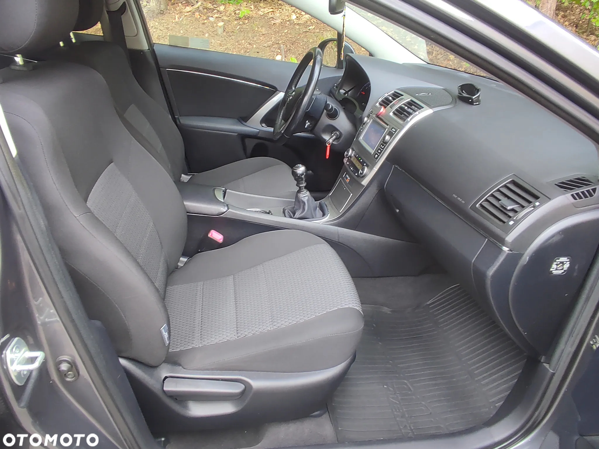 Toyota Avensis 1.8 Premium - 5