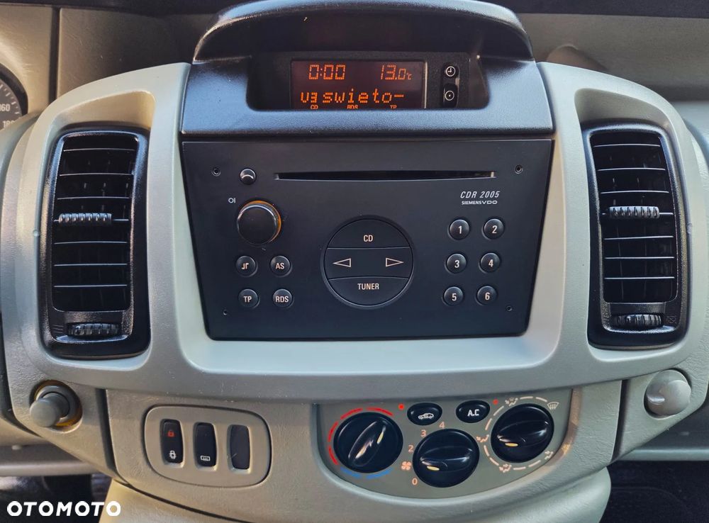 Renault Trafic Vivaro - 18