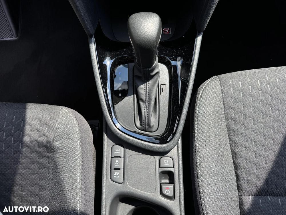 Toyota Yaris 1.5 VVT-i HSD Dynamic Bi-tone - 20