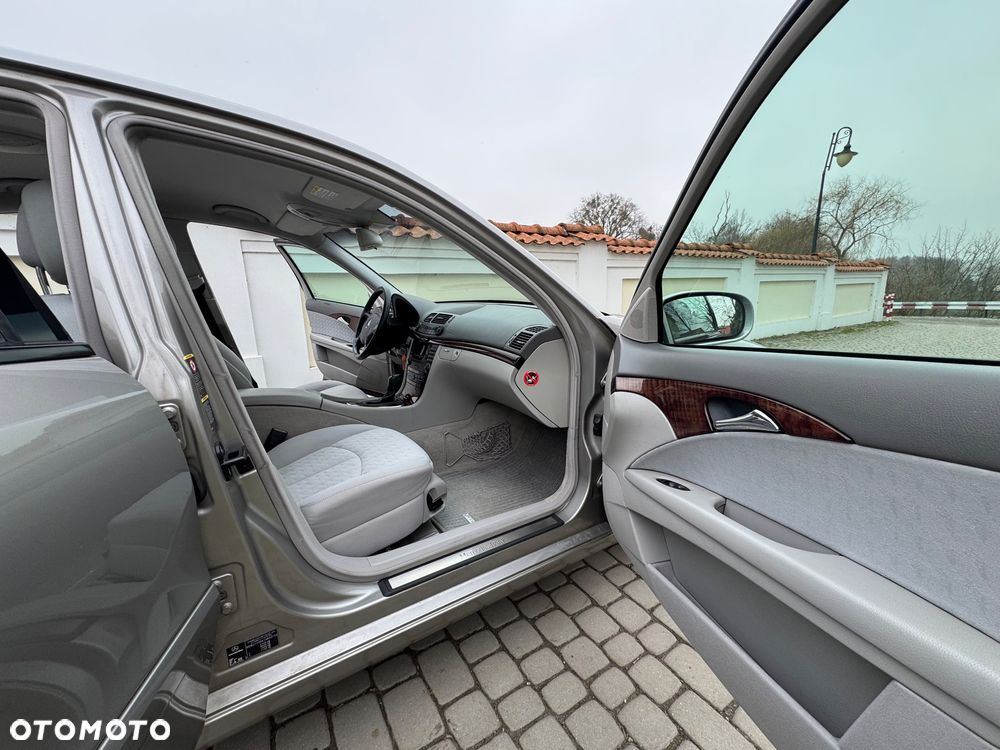 Mercedes-Benz Klasa E - 23
