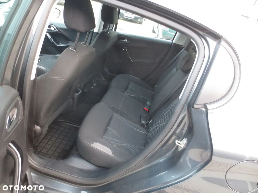 Peugeot 208 1.4 HDi Access - 10