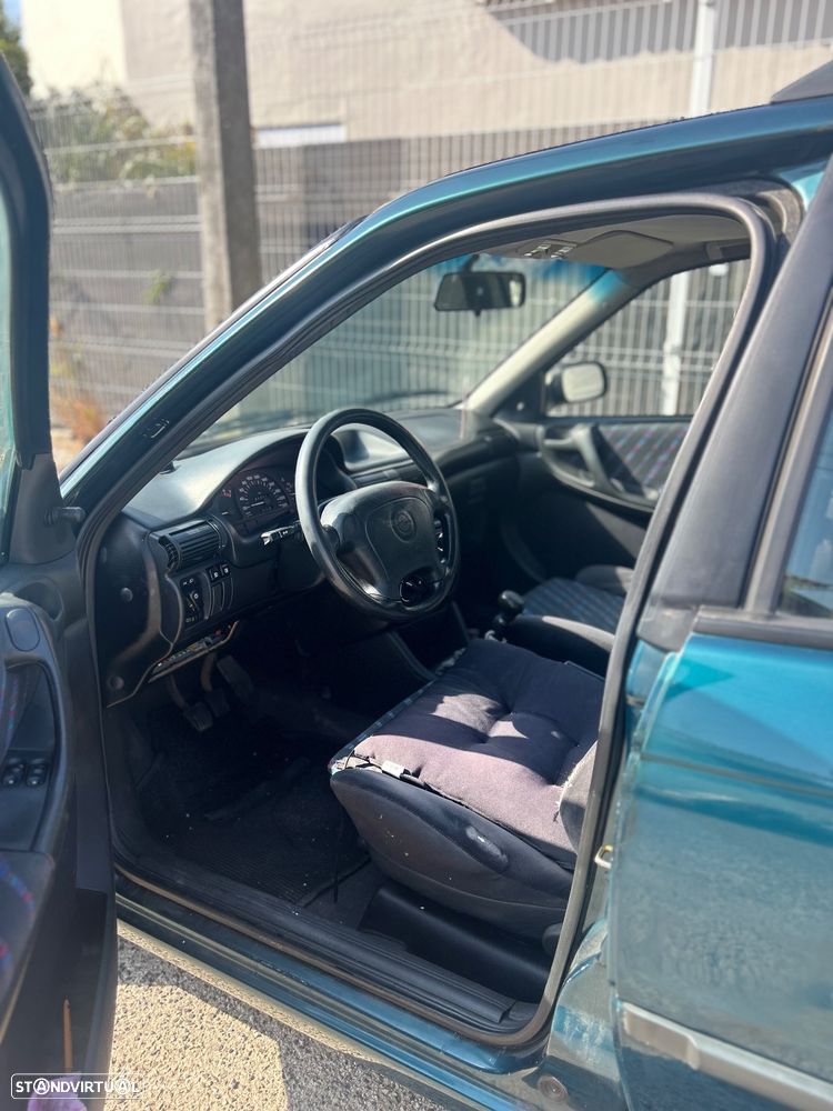 Opel Astra Caravan 1.4i Club - 5