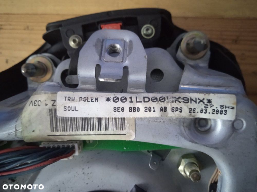 Poduszka powietrzna kierowcy multiuinkcja Audi a3 8l 8E0880201AB - 2