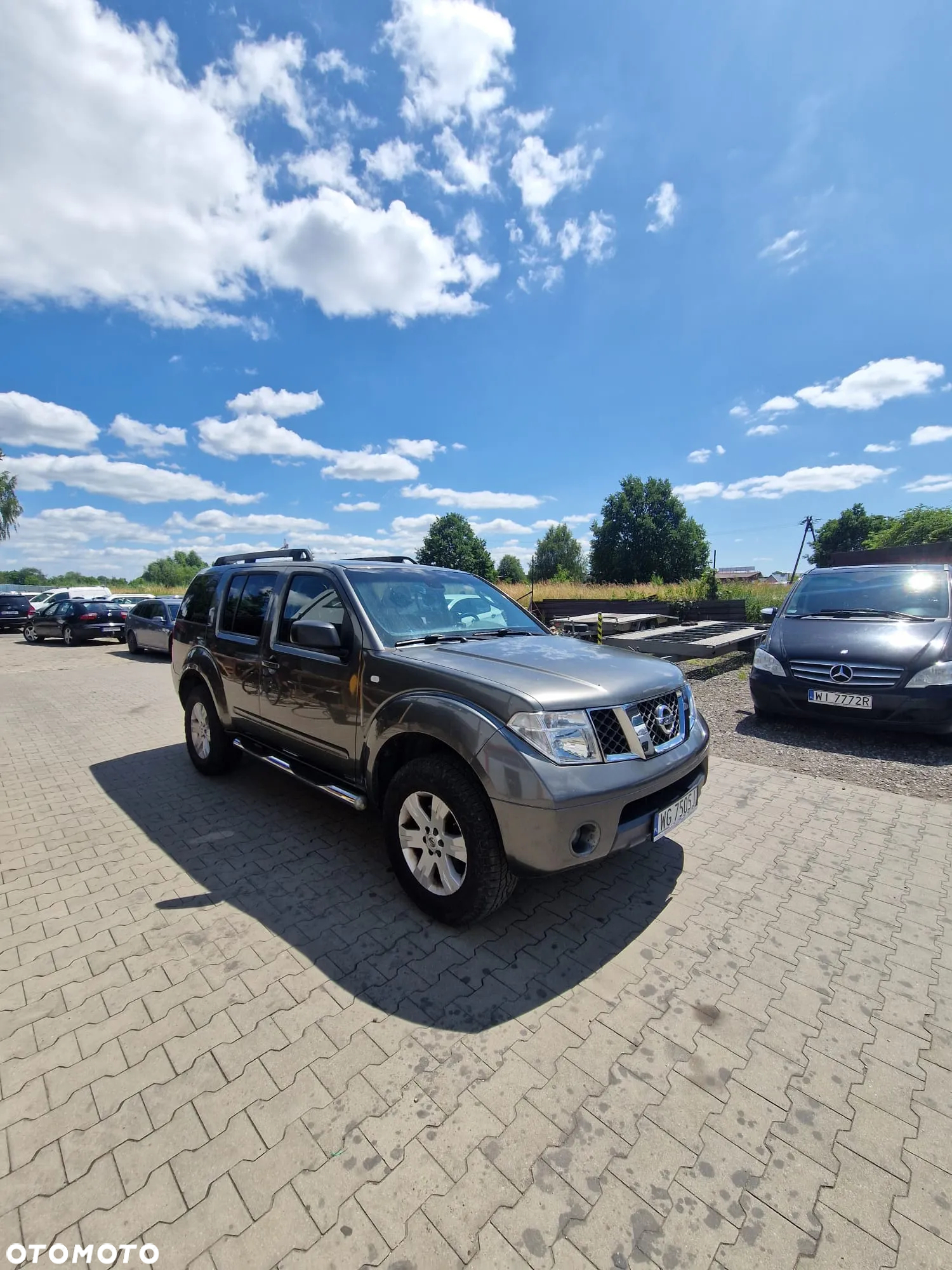 Nissan Pathfinder - 9
