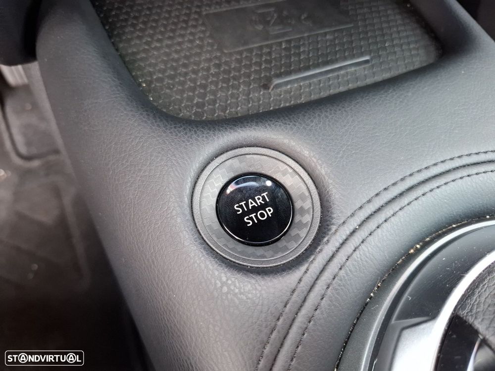 Nissan Juke 1.6 Hybrid N-Connecta Two Tone - 21