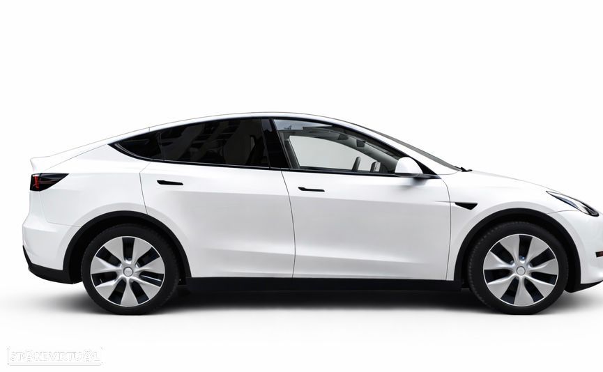 Tesla Model Y Long Range Dual Motor AWD - 2