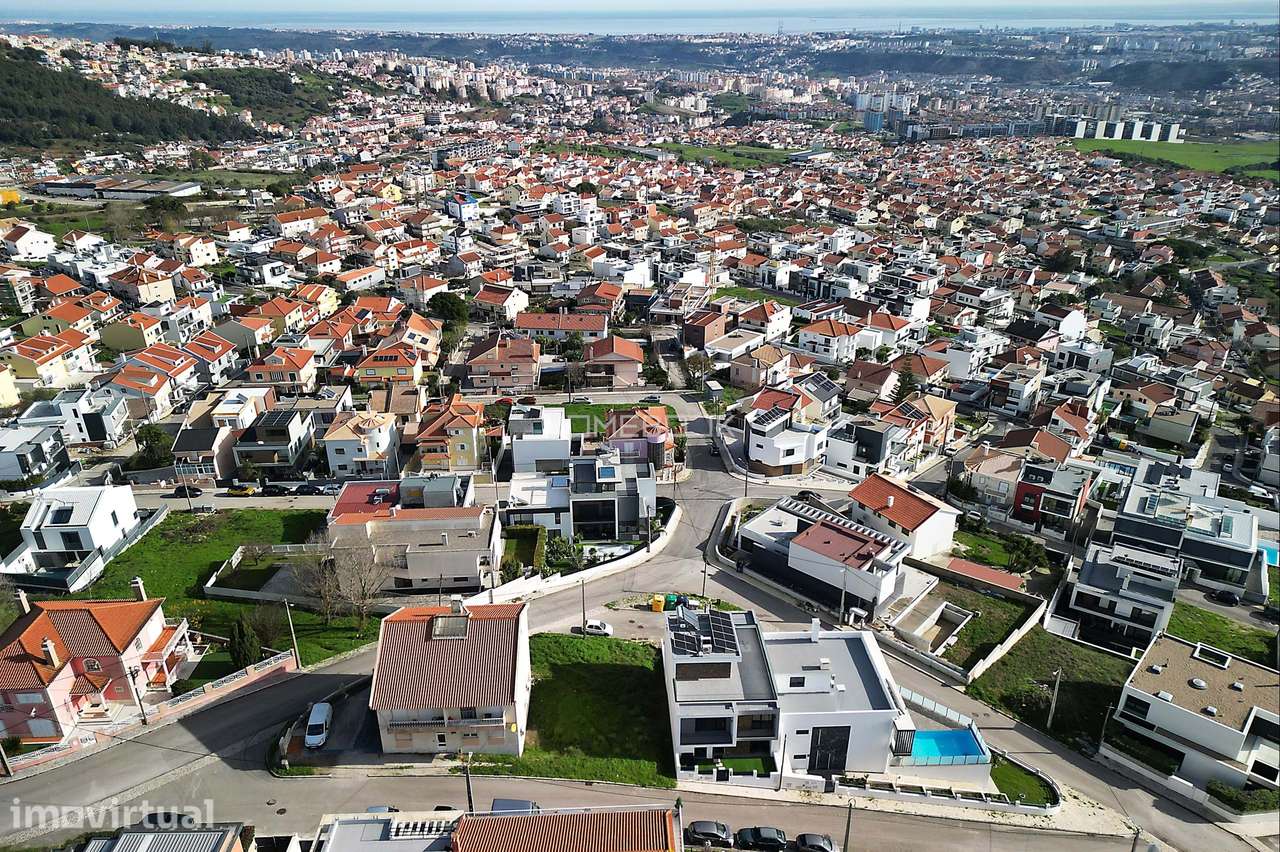 Terreno Urbano em Odivelas – Construa a sua Moradia com Vista Rio! - Grande imagem: 4/11