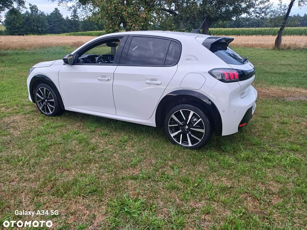 Peugeot 208 - 24