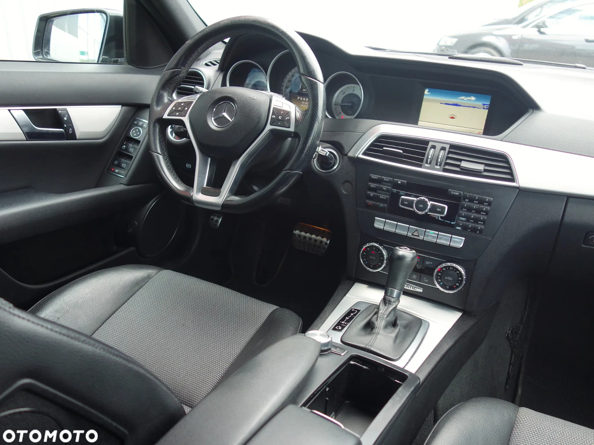 Mercedes-Benz Klasa C 250 (BlueTEC) d 4Matic T 7G-TRONIC AMG Line - 4