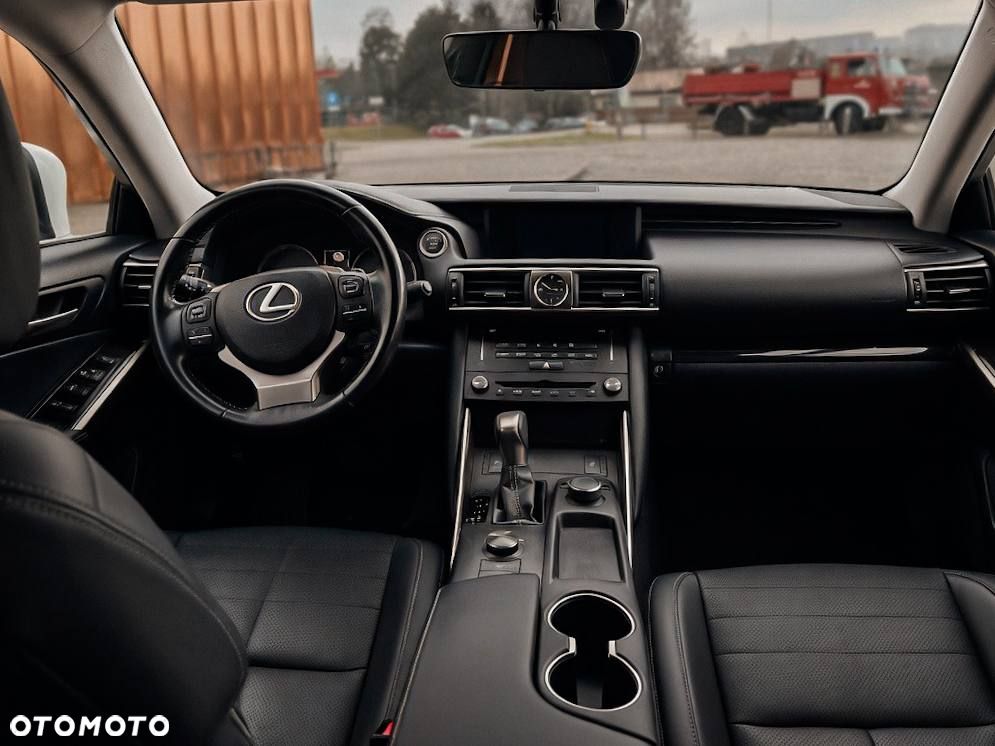 Lexus IS 200t / 300 Elegance - 10