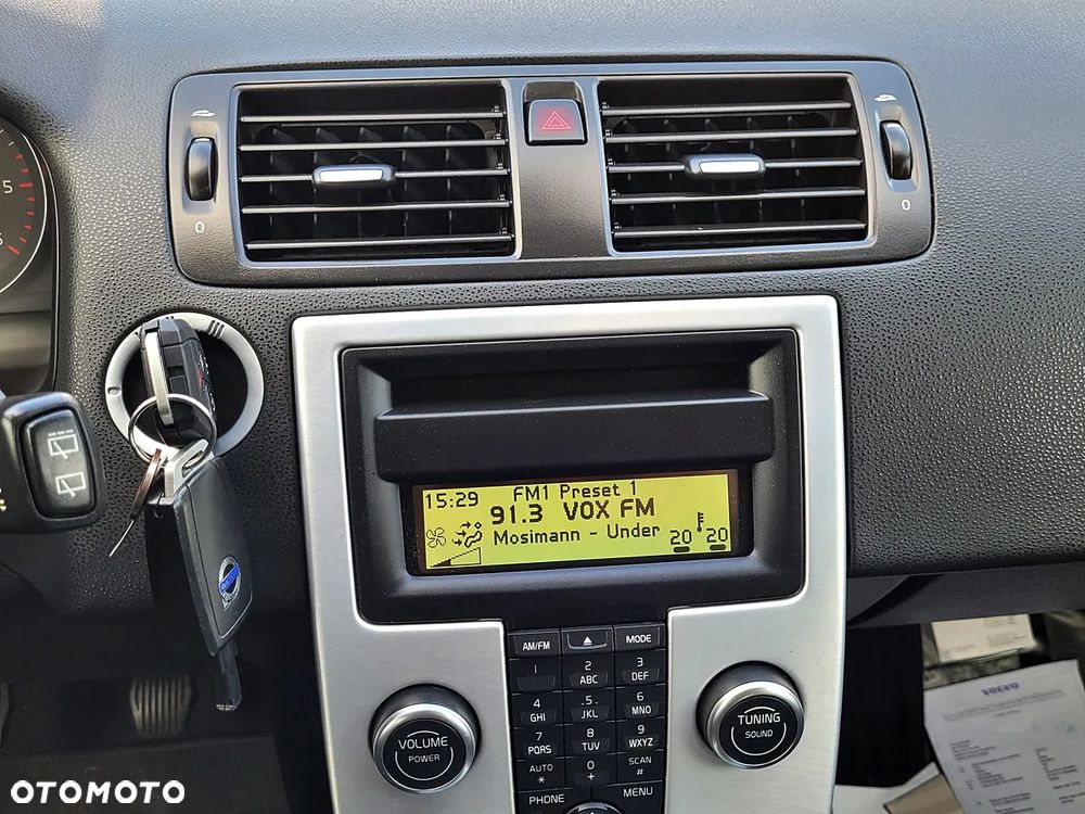 Volvo V50 DPF DRIVe Momentum - 13