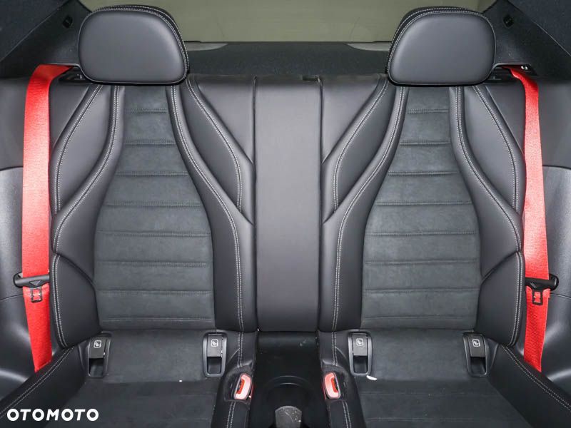 Mercedes-Benz CLE 300 4Matic 9G-TRONIC Edition AMG Line - 12