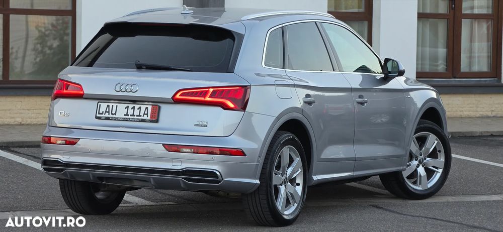Audi Q5 2.0 40 TDI quattro S tronic Design - 5