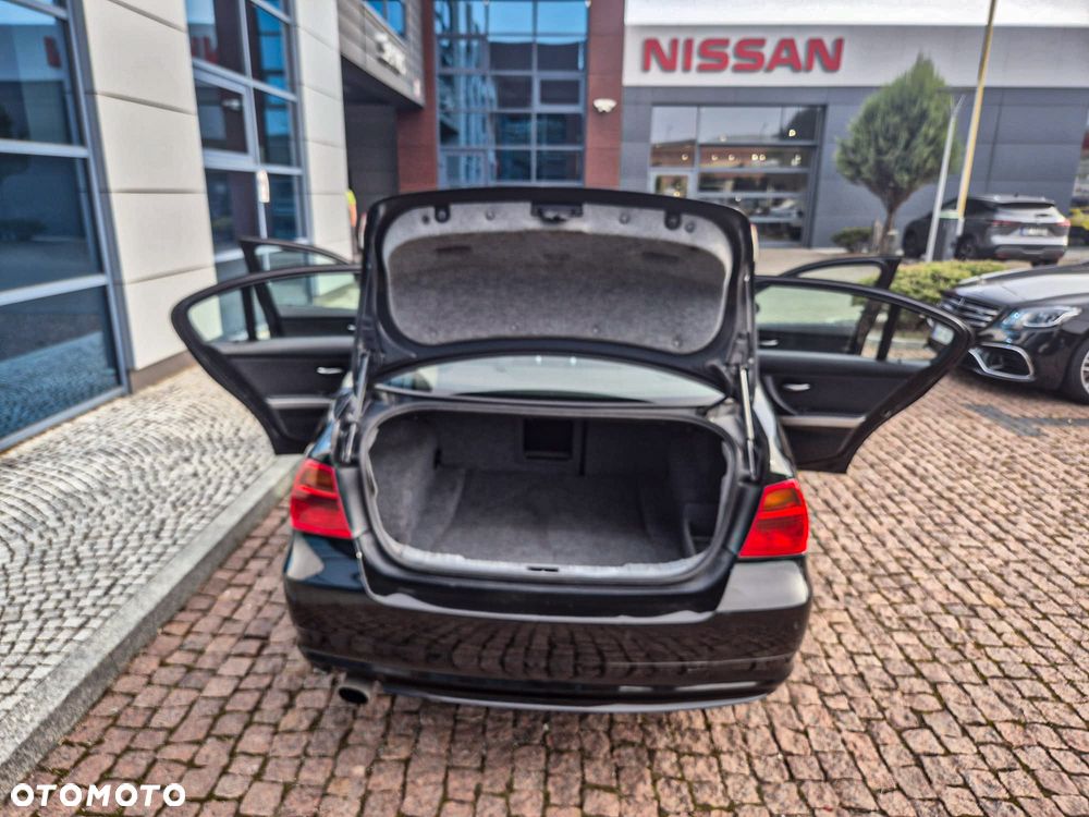 BMW Seria 3 320i - 13