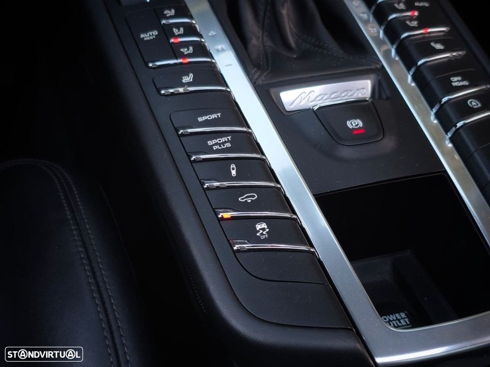 Porsche Macan Turbo PDK - 28