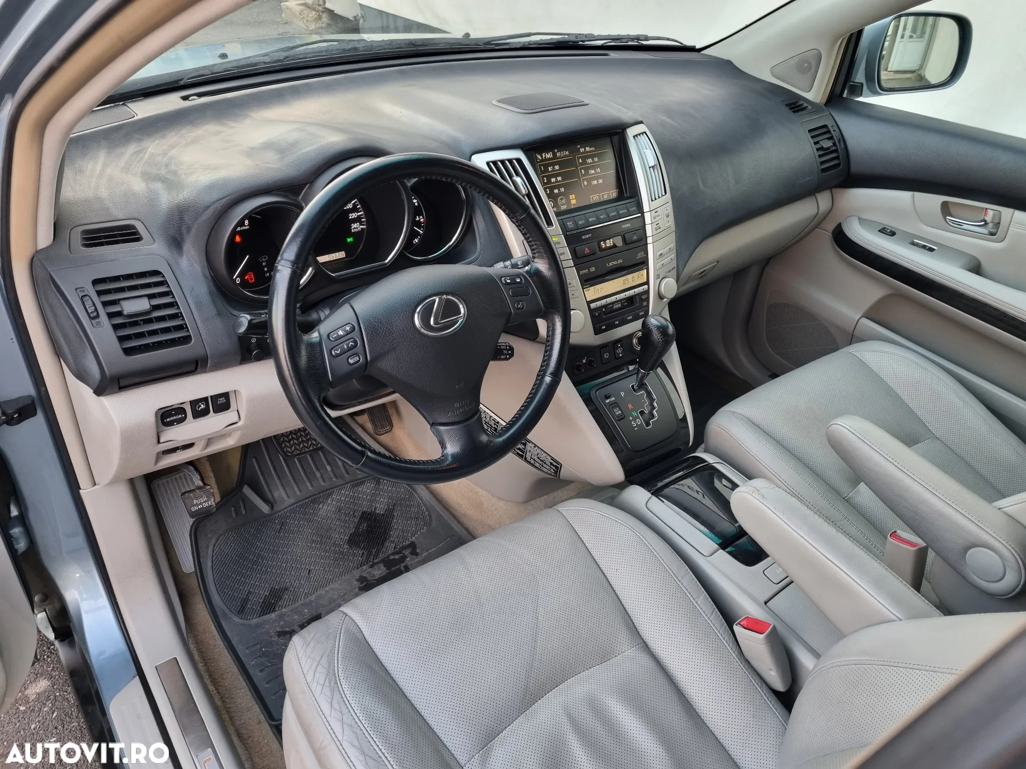 Lexus Seria RX - 10