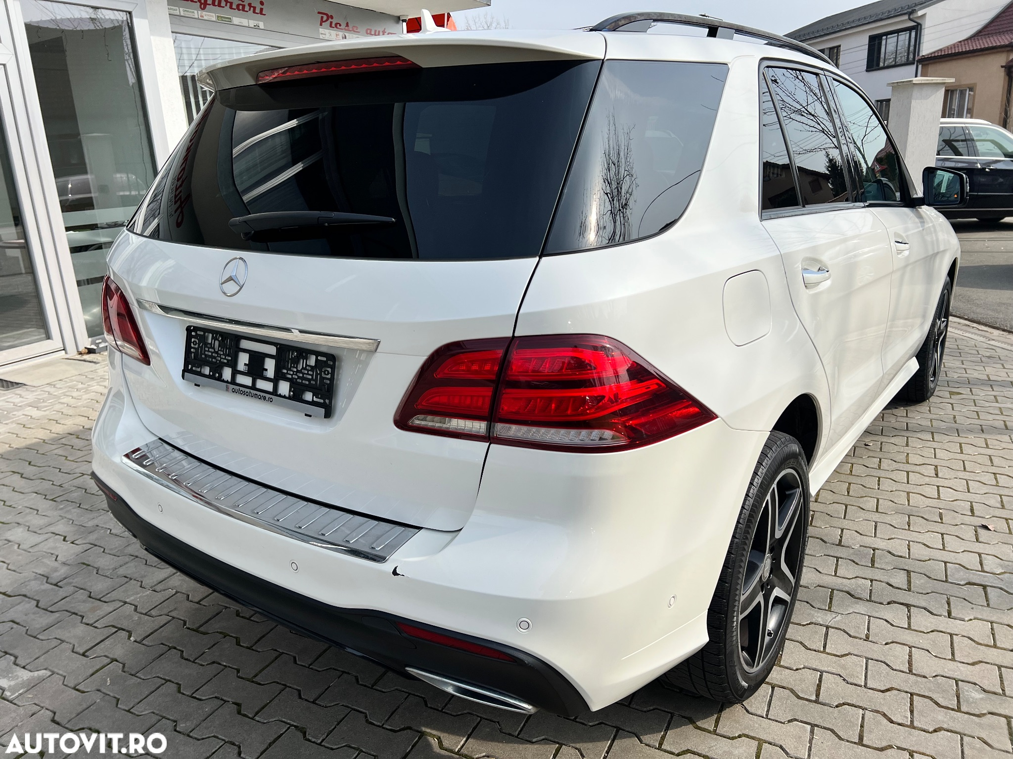 Mercedes-Benz GLE 350 d 4Matic 9G-TRONIC AMG Line - 5