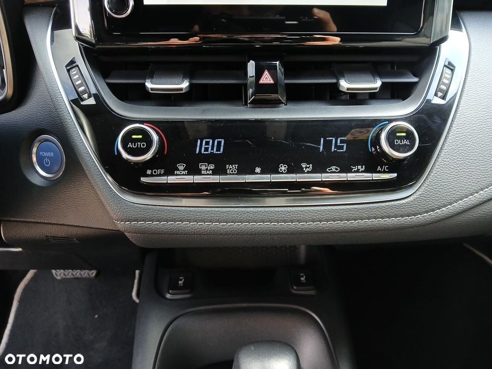 Toyota Corolla 2.0 Hybrid Comfort - 30