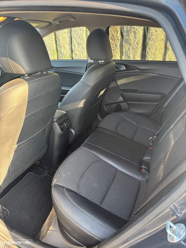 Kia Ceed - 5