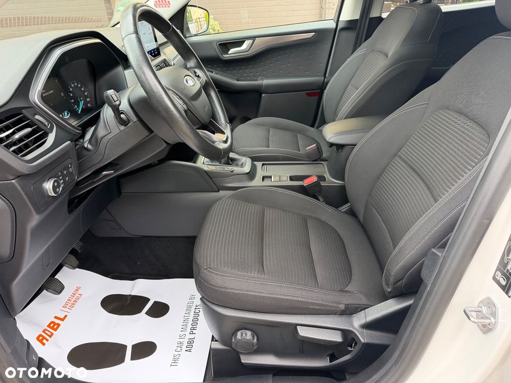 Ford Kuga - 33