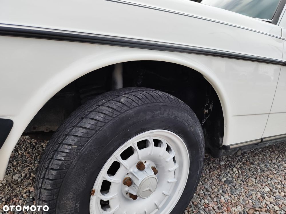 Mercedes-Benz W123 - 11