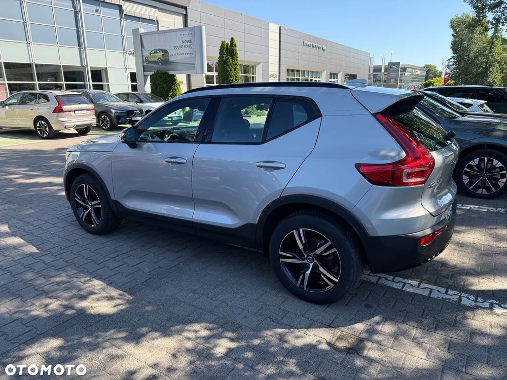 Volvo XC 40 B3 Plus Dark - 8