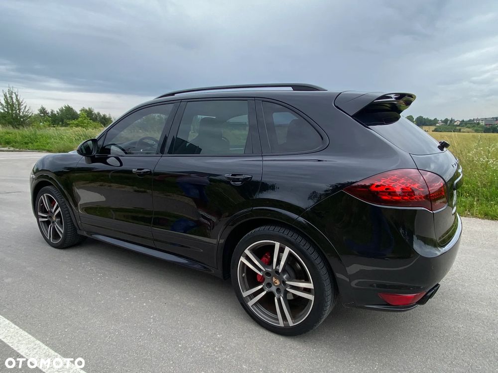 Porsche Cayenne GTS - 4