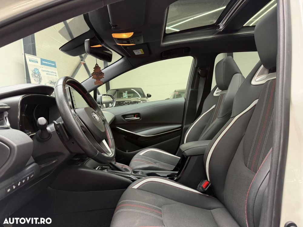 Toyota Corolla 2.0 HSD Exclusive Plus GR Sport Bi-Tone - 11