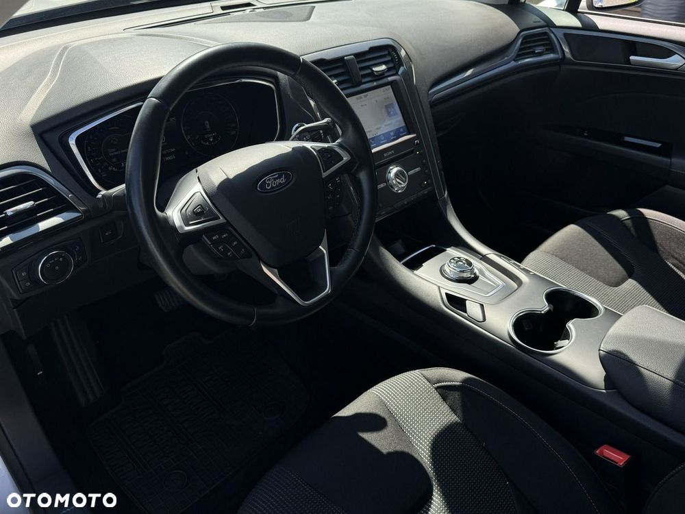 Ford Mondeo 2.0 EcoBlue Titanium - 24