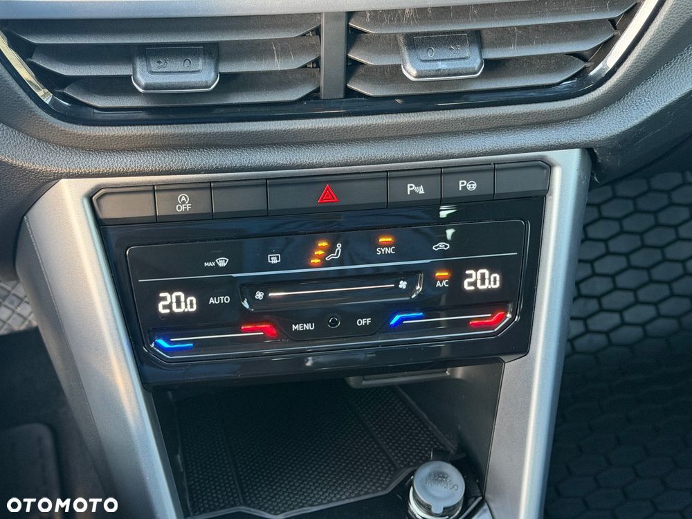 Volkswagen T-Roc 1.5 TSI Life - 24