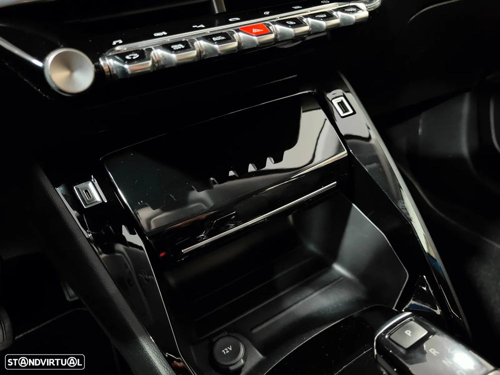 Peugeot 208 1.2 PureTech Allure EAT8 - 42