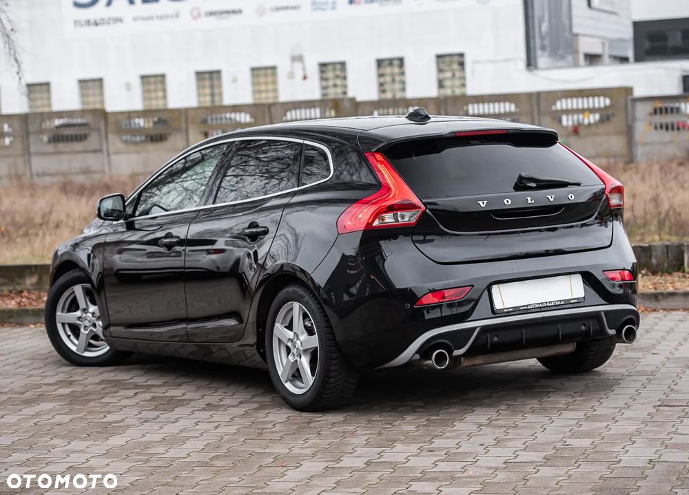 Volvo V40 D2 R Design - 8