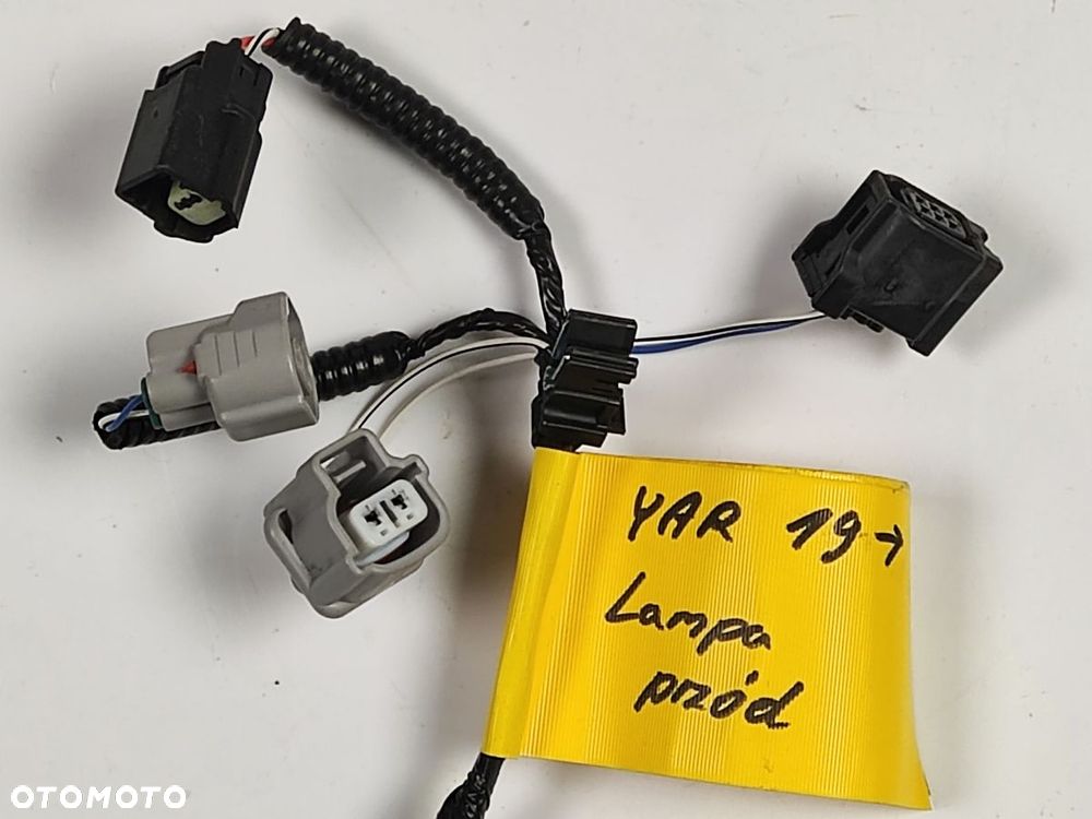 TOYOTA YARIS 1.5i od 2019r Kostka Kostki Lampy Przedniej - 2