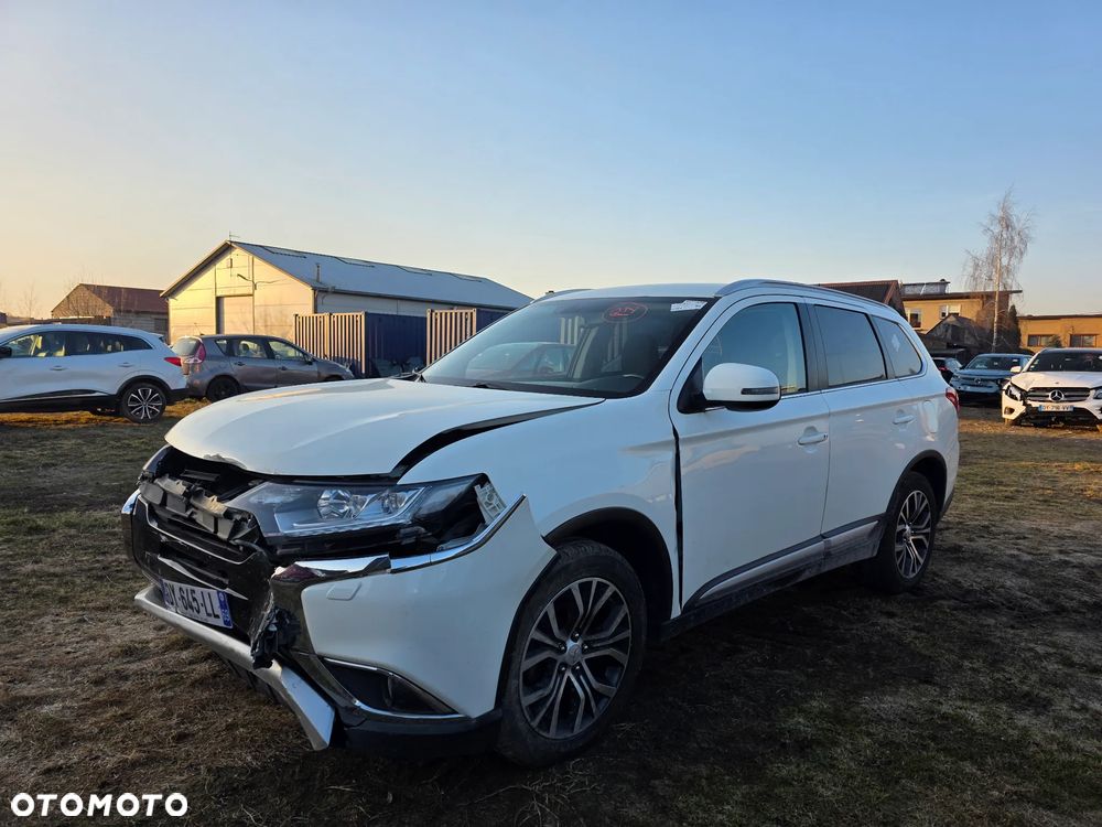 Mitsubishi Outlander - 3